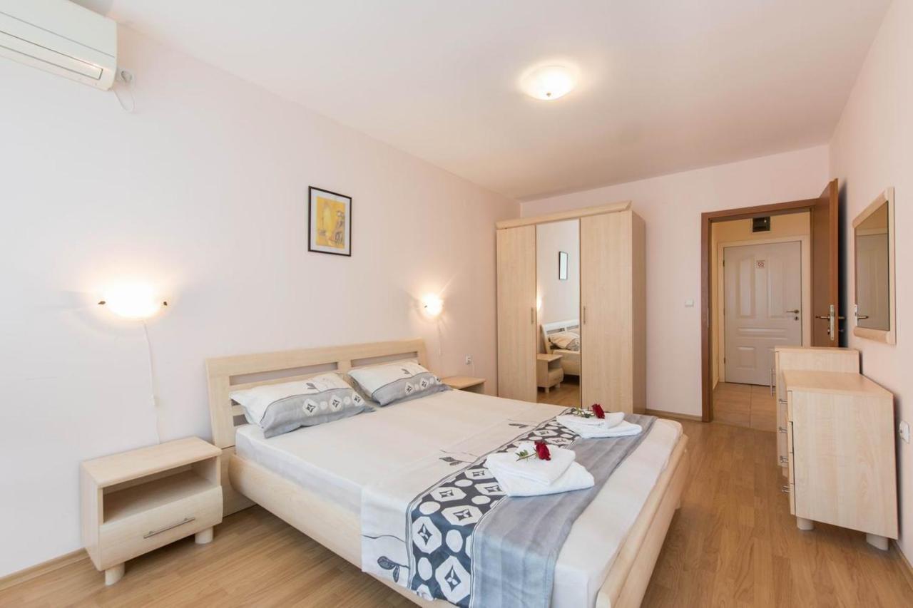 Gt Riviera Fort Beach Apartments Ravda Exterior foto
