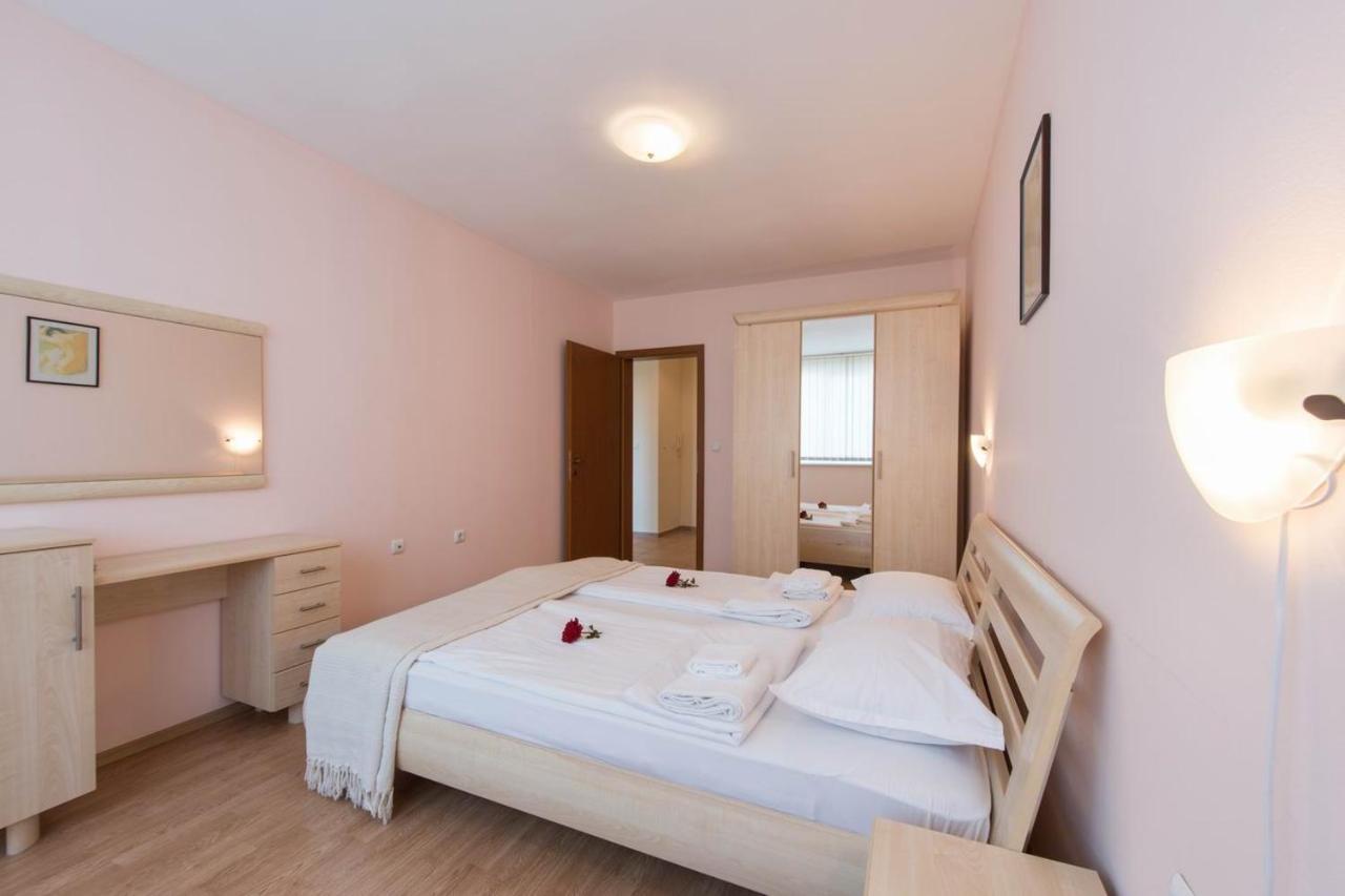 Gt Riviera Fort Beach Apartments Ravda Exterior foto